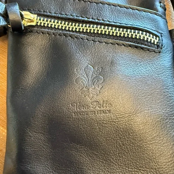 Black Leather Crossbody Bag with Gold Accents by Vera Pelle Like New - Picture 3 of 9